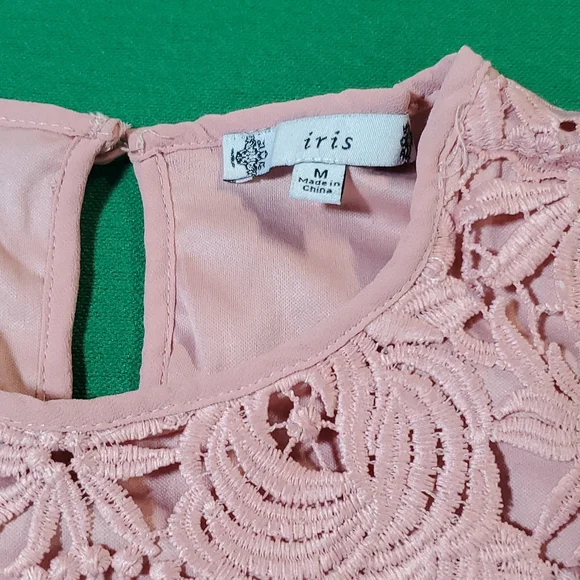 Iris size medium pink embroidered tank top - Picture 6 of 12